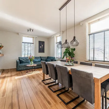 Spacious In With Garden Ferienhaus