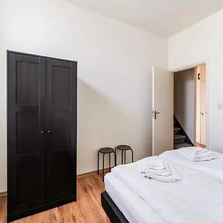 Spacious In With Garden Ferienhaus *