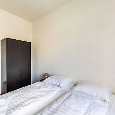 Spacious In With Garden Ferienhaus *
