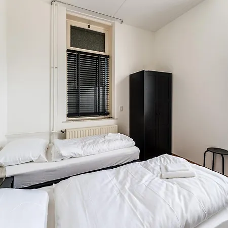 Spacious In With Garden Ferienhaus