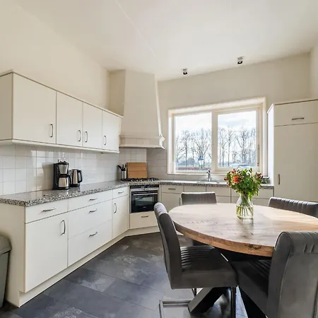 Hébergement de vacances Spacious In With Garden Silvolde