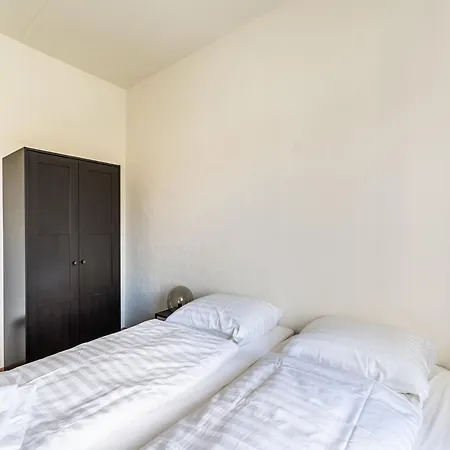 Hébergement de vacances Spacious In With Garden *