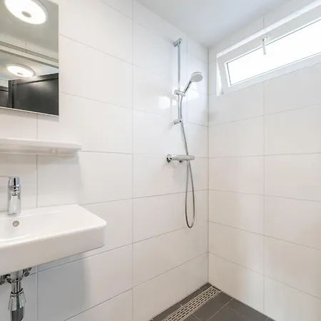 Spacious In With Garden Ferienhaus *