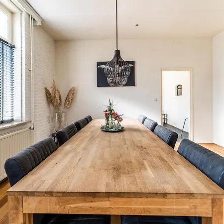 Hébergement de vacances Spacious In With Garden