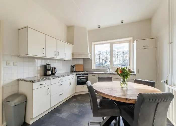 Сasa de vacaciones Spacious In With Garden Silvolde