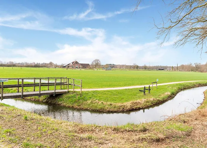 Сasa de vacaciones Spacious In With Garden